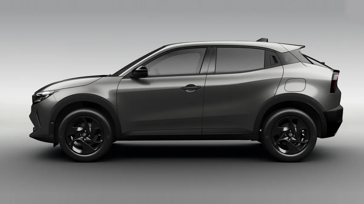 Alfa Romeo Junior Ibrida en renting — Lateral
