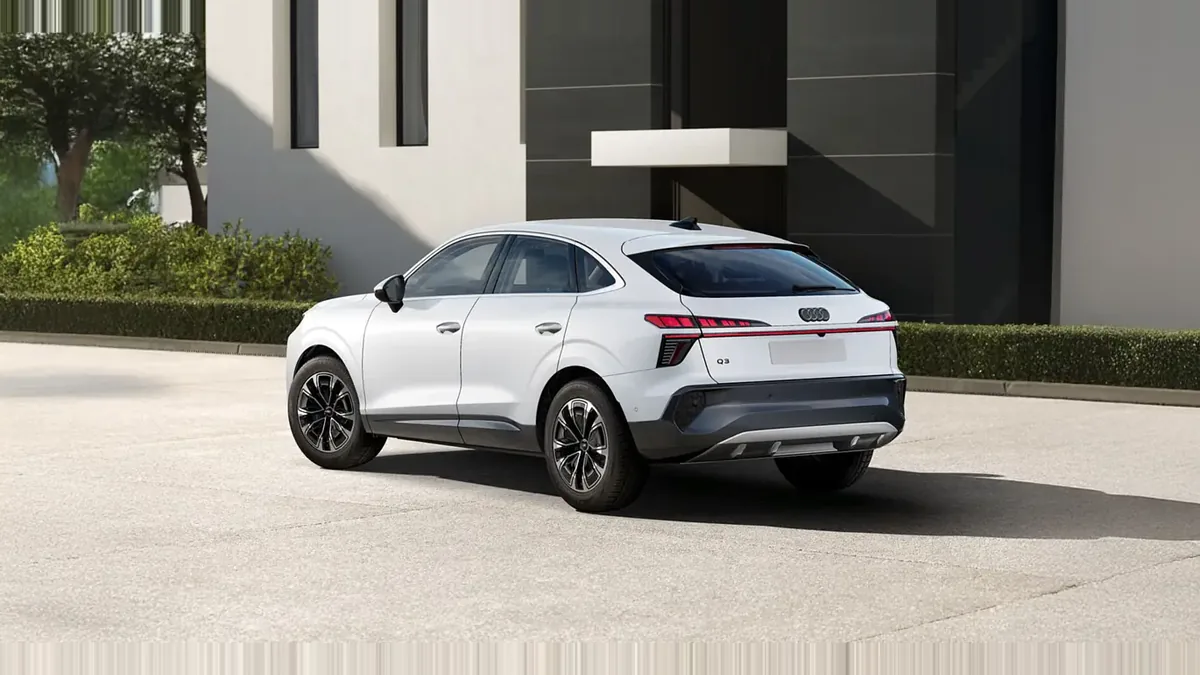 Audi Q3 Sportback Advanced TDI 110kW S Tronic en renting — Delantera