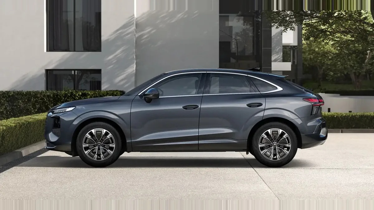 Audi Q3 Sportback Advanced TFSI 110kW S Tronic en renting — Lateral