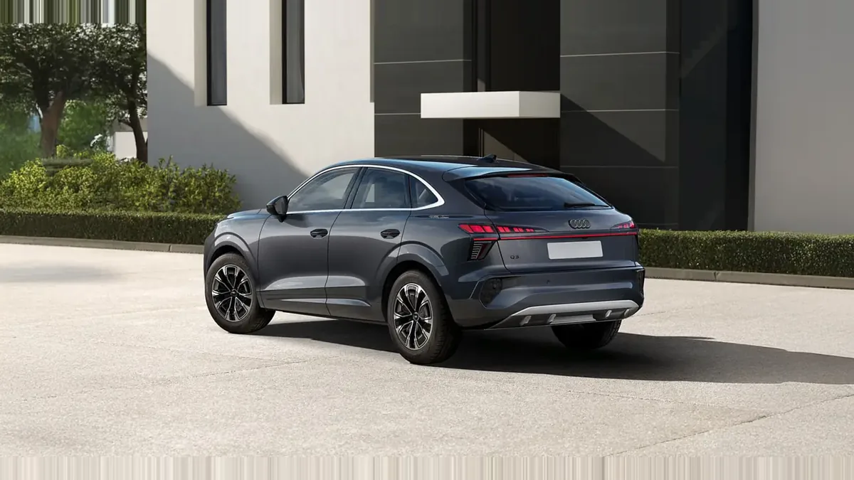 Audi Q3 Sportback Advanced TFSI 110kW S Tronic en renting — Delantera