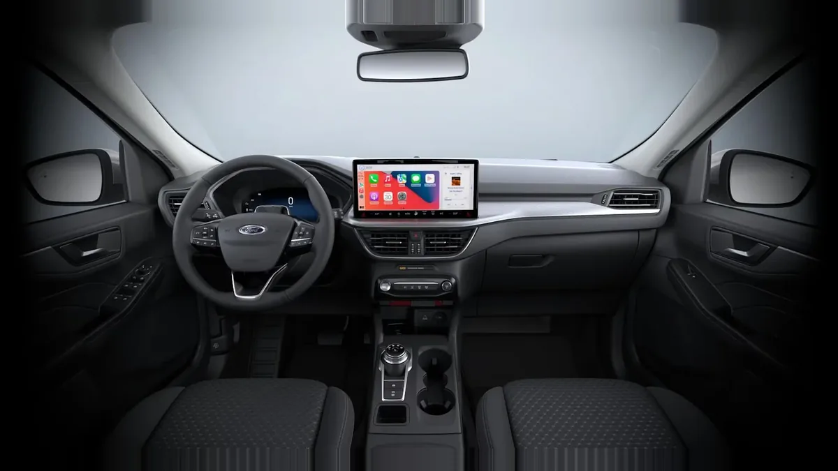 Ford Kuga MCA Titanium 2.5 Duratec PHEV 243CV Auto en renting — vista 6
