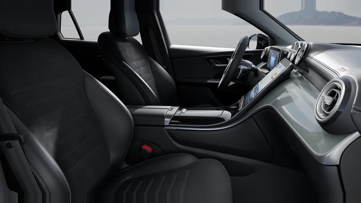 Mercedes-Benz GLC Coupé 300 de 4MATIC QS en renting — Interior