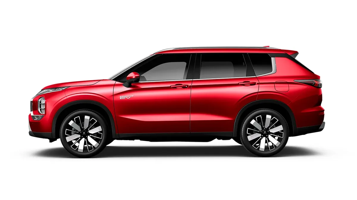 Mitsubishi Outlander PHEV Kaiteki 4WD 306CV en renting — Trasera