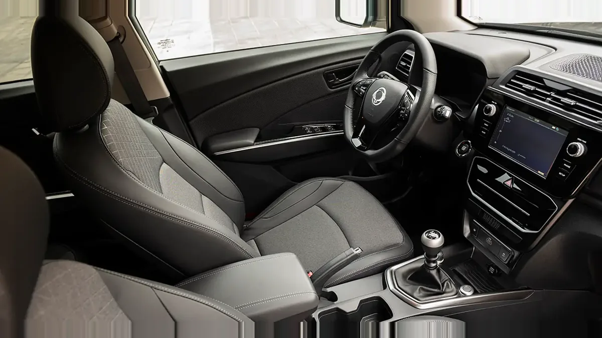KGM Tívoli G15 Urban Plus 4x2 en renting — vista 9